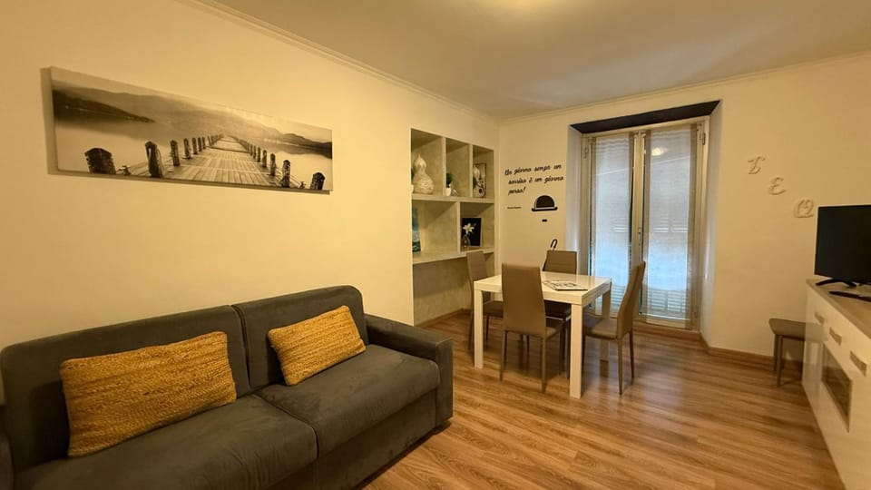 WH-Teo Home-6 posti letto-Centro-Wi-Fi Apartment in Sanremo