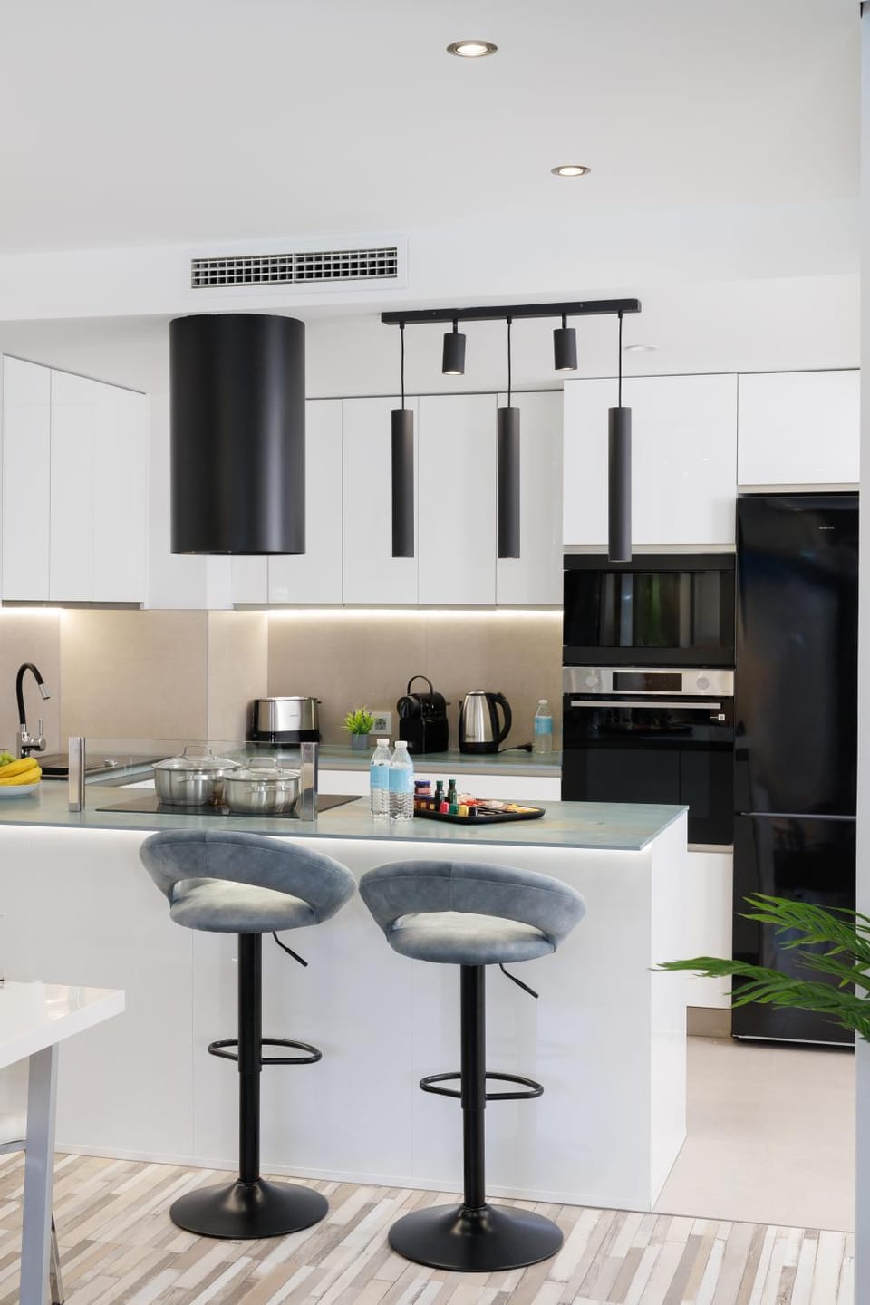 Kitchen or kitchenette, oven, stove