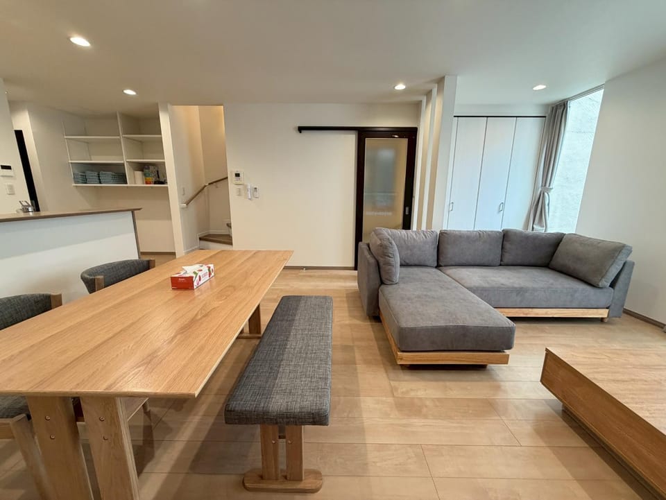 Living room, Seating area, Dining area