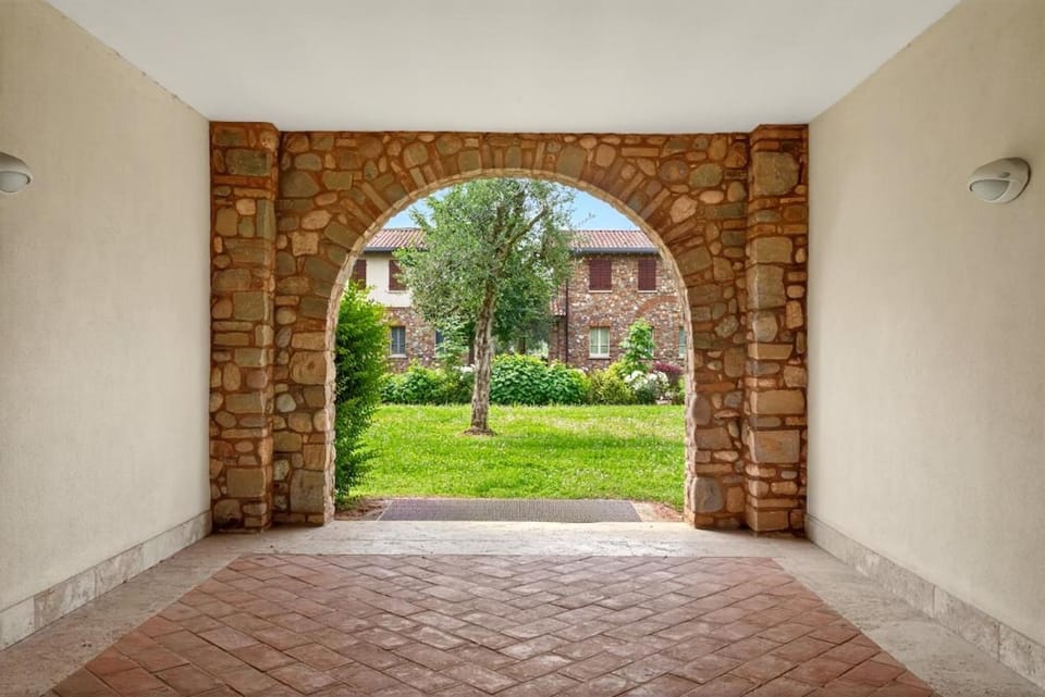 HOST4U - Relais San Vigilio Golf Apartment Apartment in Province of Brescia