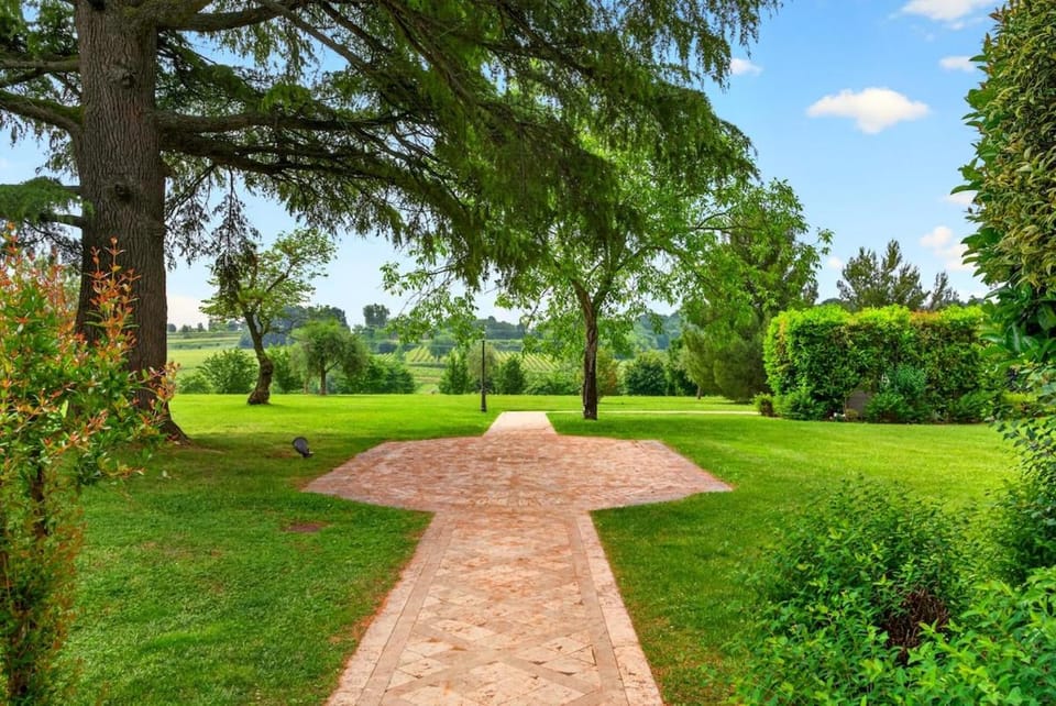 HOST4U - Relais San Vigilio Golf Apartment Apartment in Province of Brescia