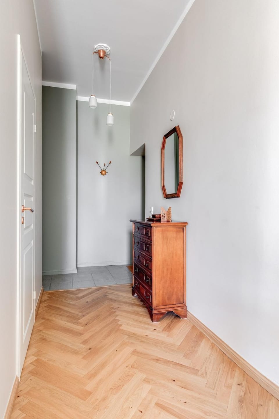 Heart of Helsinki Beautiful Pietarinkatu Apartment in Helsinki