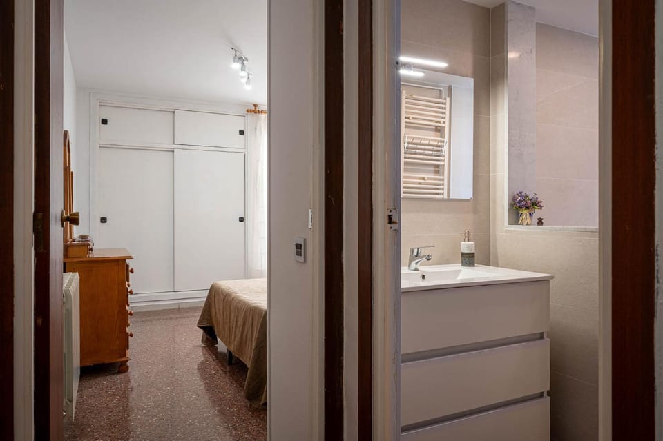 AT081 Apartamento con piscina a 12 min caminando de la playa Apartment in Creixell
