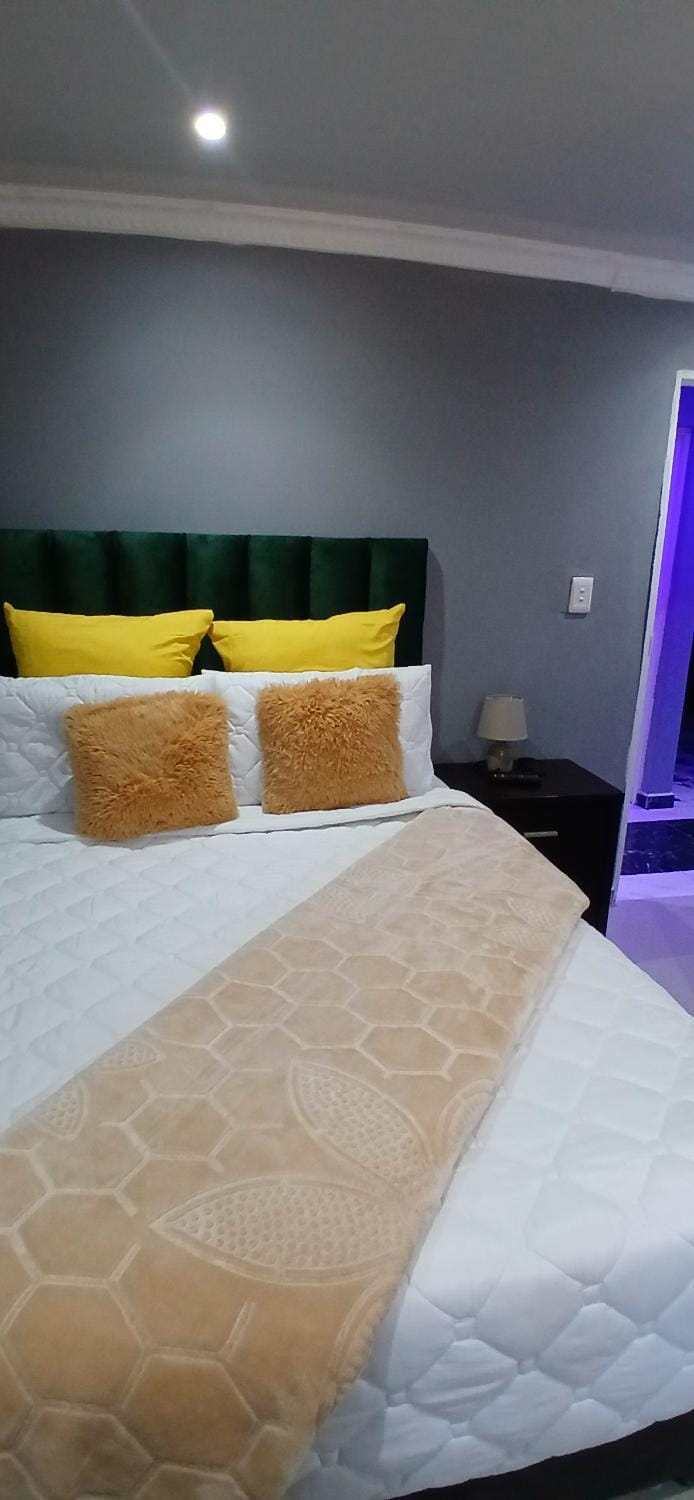 UFC guest house Bed and Breakfast in Cape Town