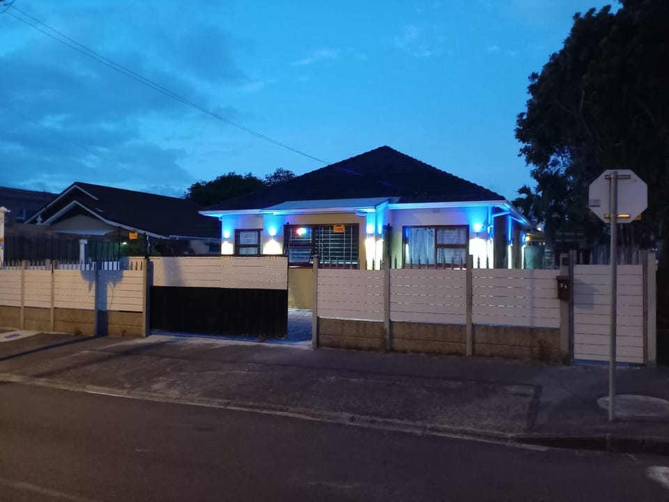 UFC guest house Bed and Breakfast in Cape Town