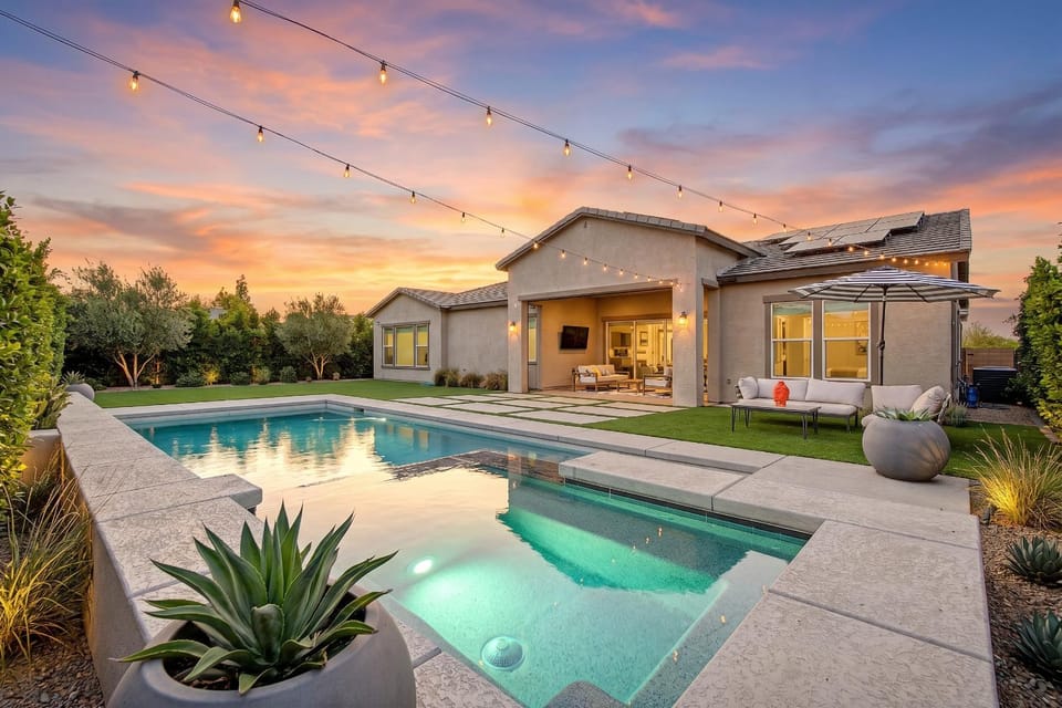 Property building, Patio, Day, Natural landscape, Garden, Hot Tub, Hot Tub, Garden view, Pool view, Pool view, Swimming pool, Swimming pool, sunbed