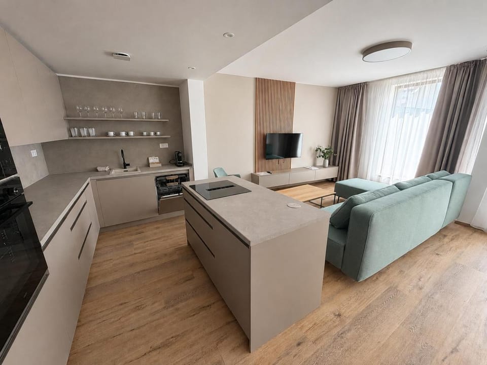 Communal lounge/ TV room, Kitchen or kitchenette, Living room, stove