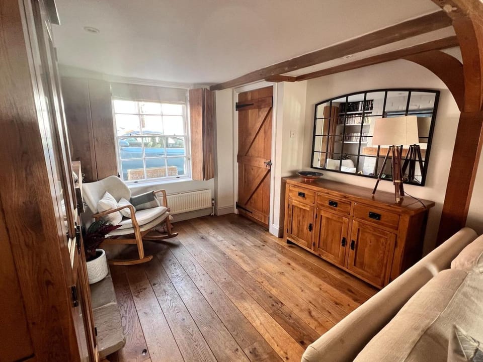 3 bedroom cottage with garden in Arundel House in Arundel