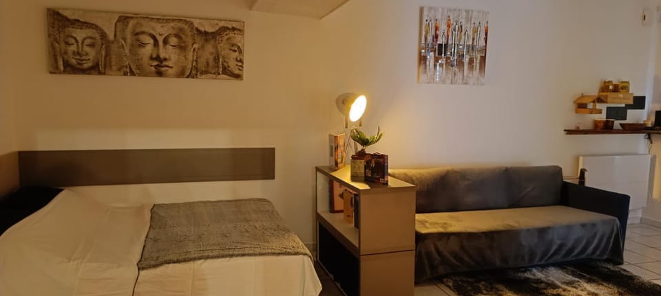 Bed, Living room, Bedroom