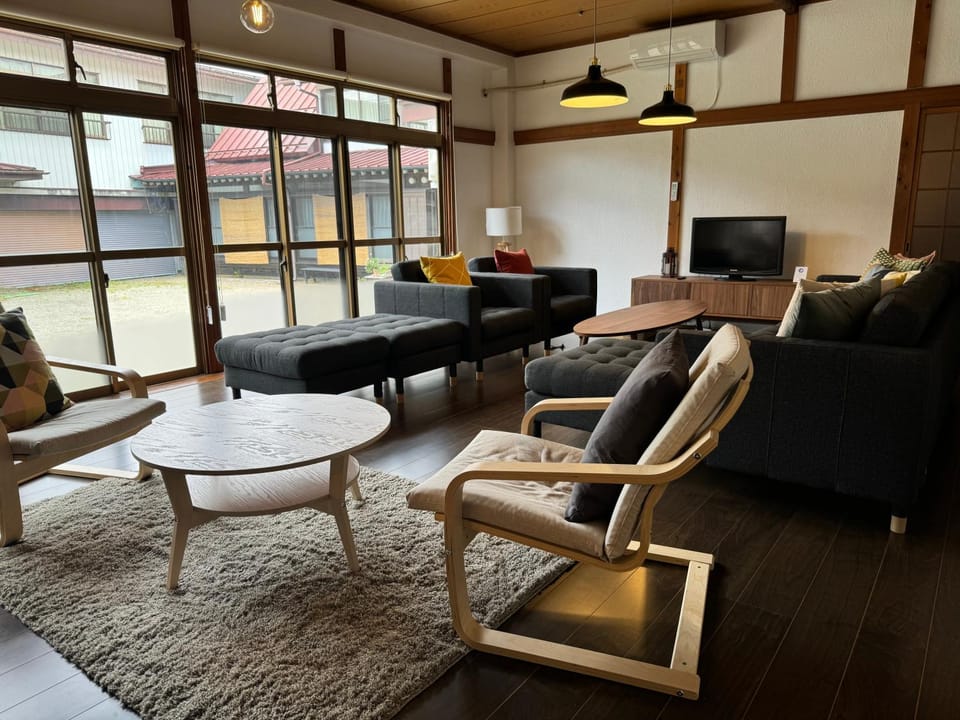 Communal lounge/ TV room, Living room