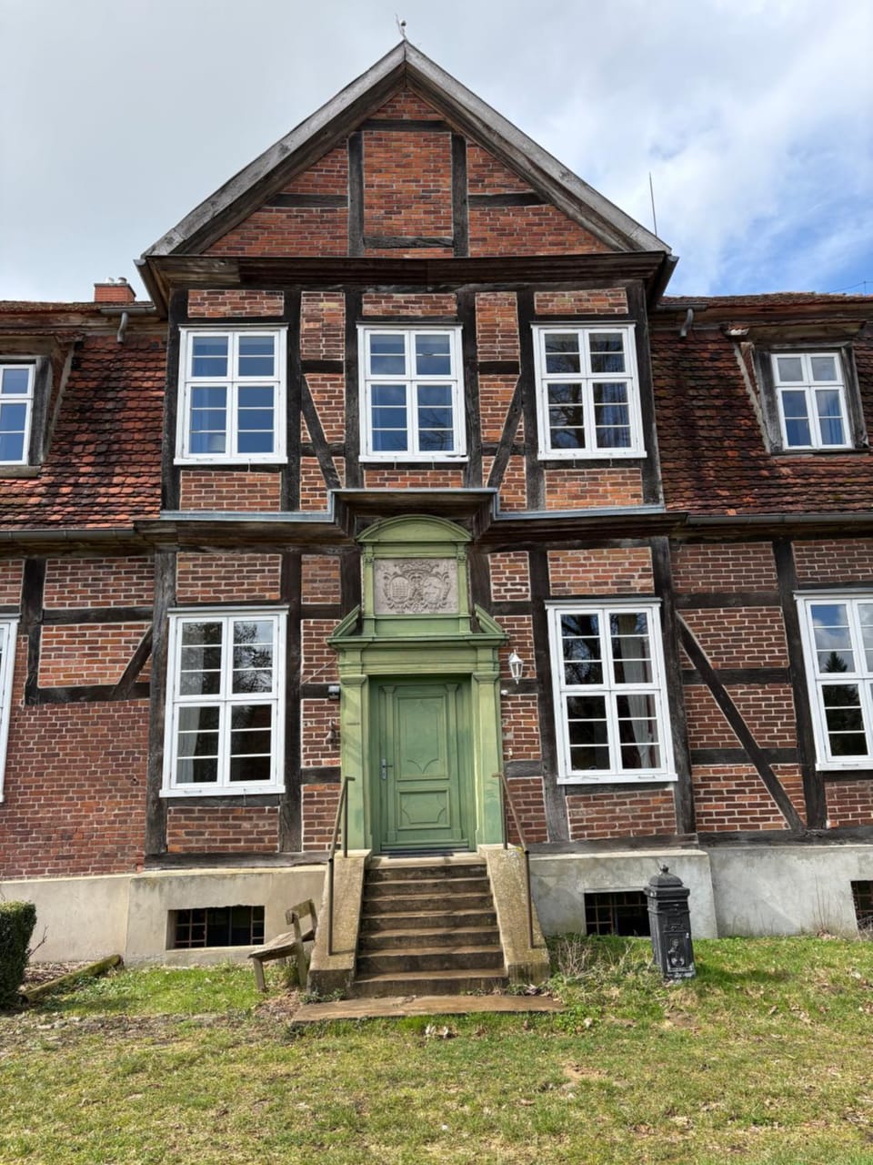 Altes Gutshaus Schwiessel Vacation rental in Mecklenburgische Seenplatte