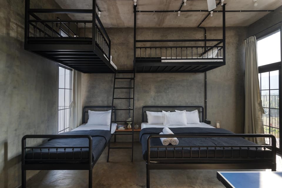 Bedroom, bunk bed