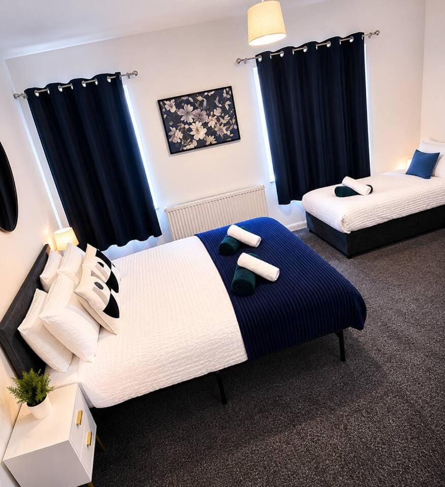 Spacious 4-Bed Home in St Helens Free Parking House in St Helens
