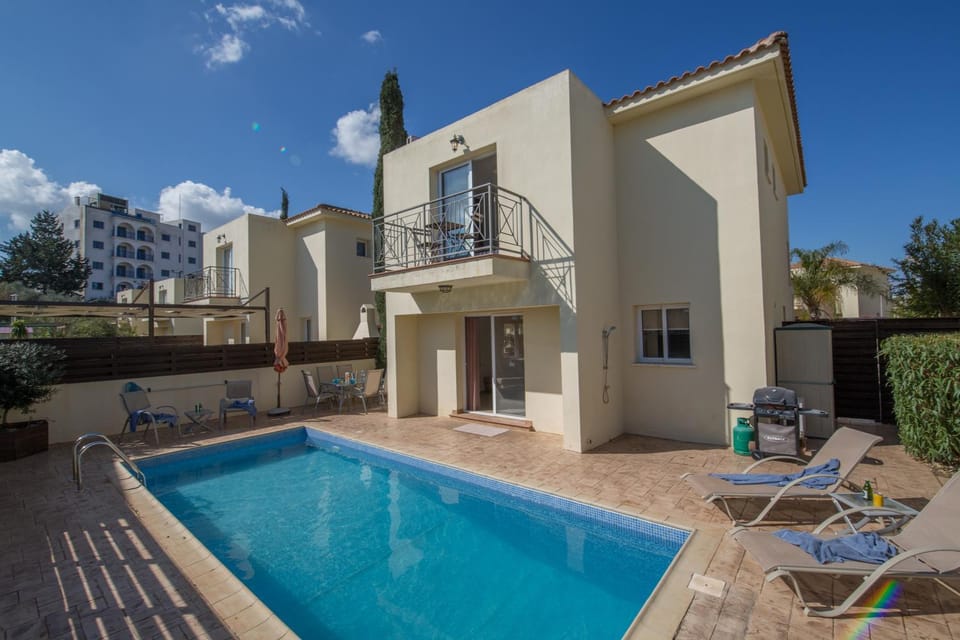 Garden, Seating area, Swimming pool