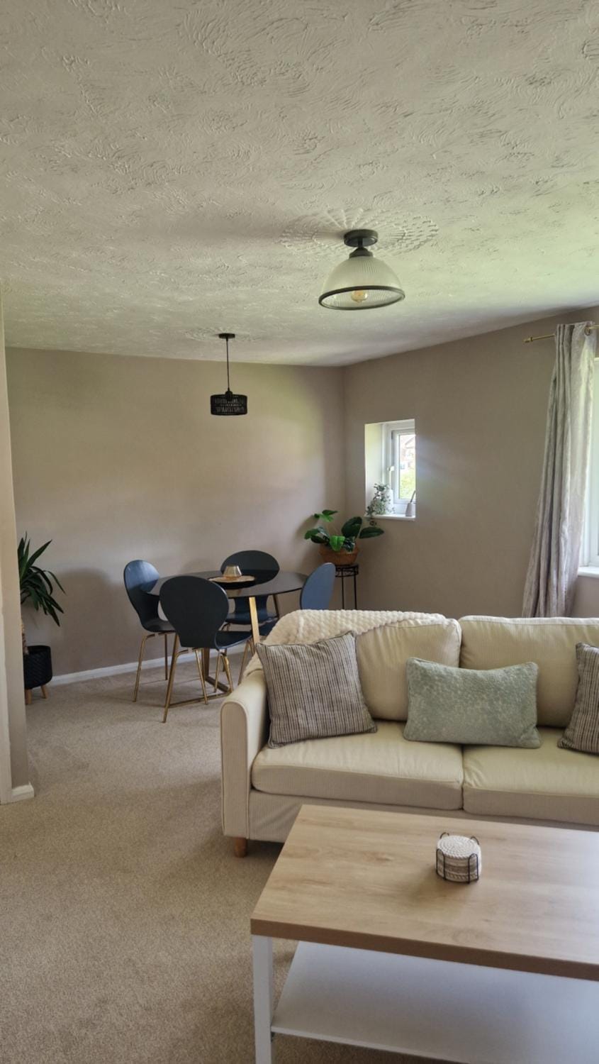Bright & spacious flat close to the centre of Arundel Apartment in Arundel