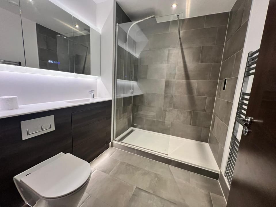 Shower, Toilet, Bathroom