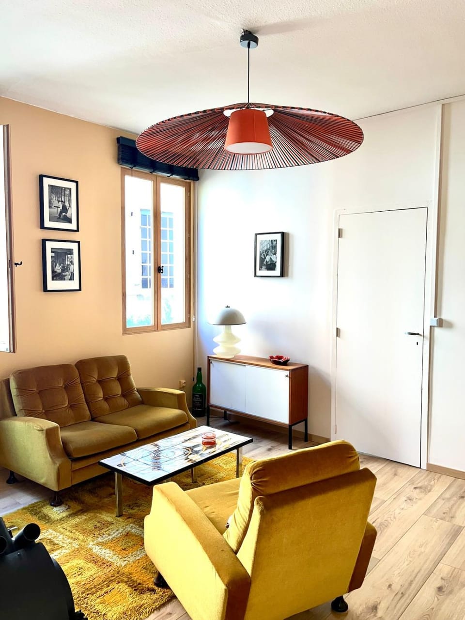Living room, Seating area