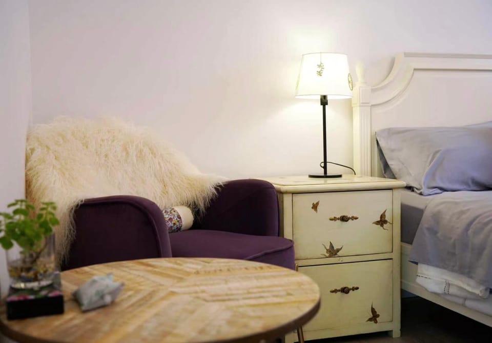 Seating area, Bedroom
