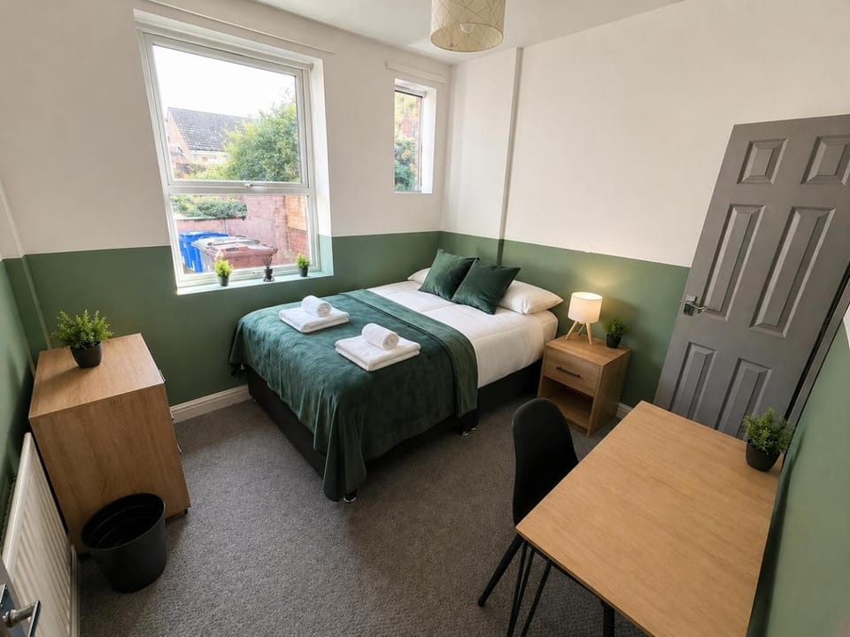 Bed, Seating area, Bedroom, towels