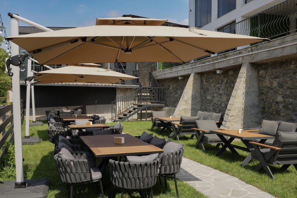 Garden, Seating area, Garden view