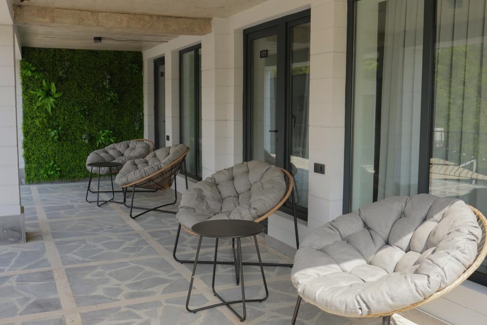 View (from property/room), Balcony/Terrace, Seating area