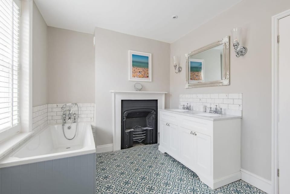 Bay View House by Keepers Cottages House in Broadstairs