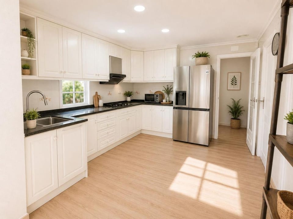 Kitchen or kitchenette