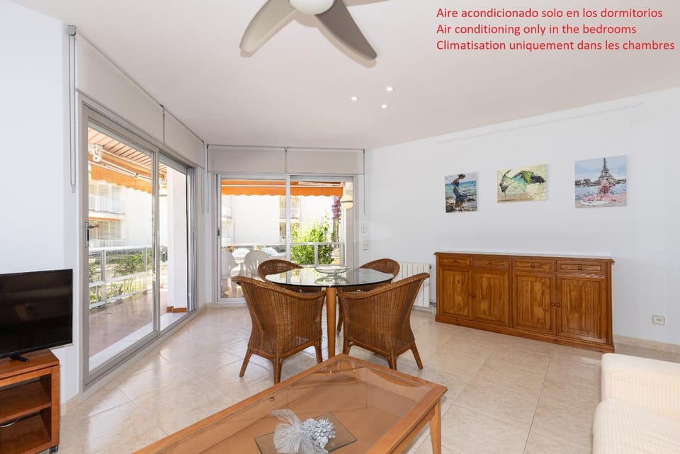 TV and multimedia, Living room, Dining area