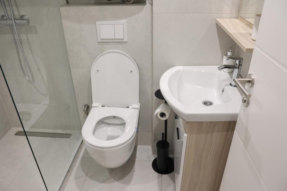 Toilet, Bathroom