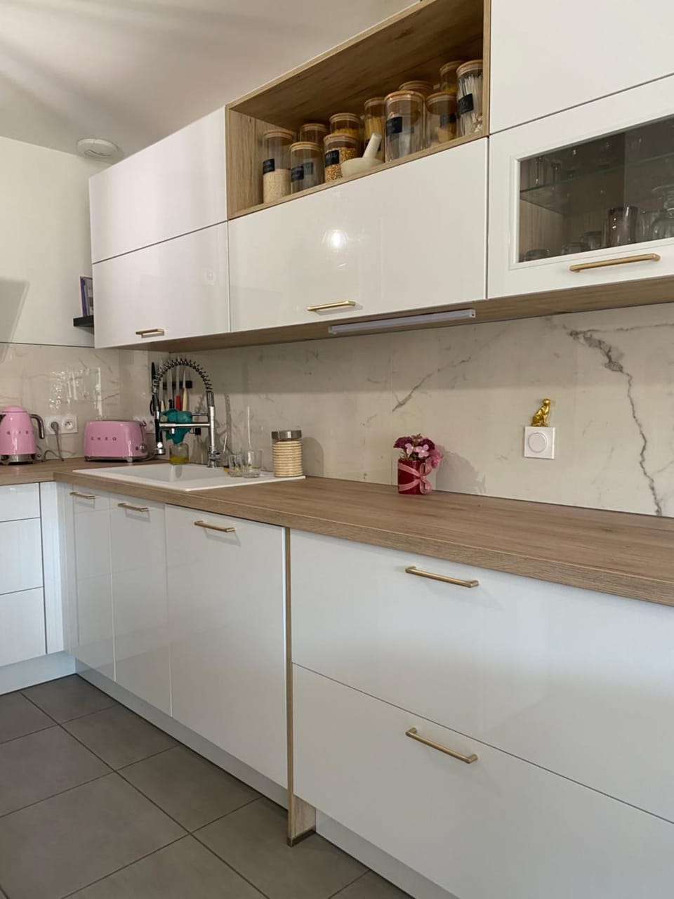 Kitchen or kitchenette