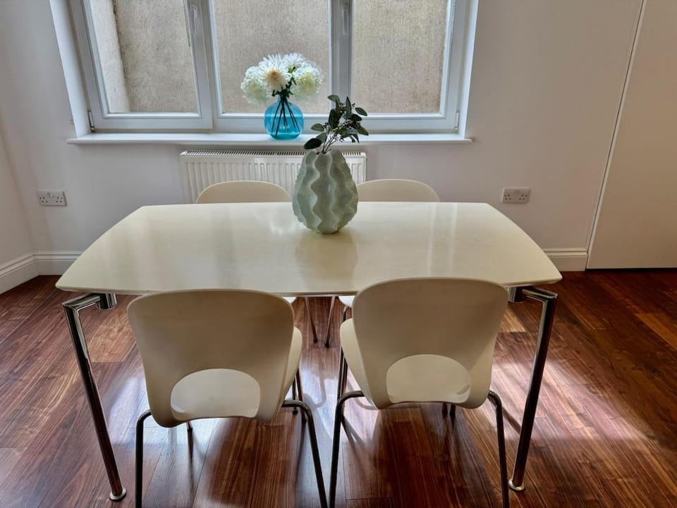 Zone One, Spacious and Comfortable Accommodation for up to Four People Apartment in London Borough of Southwark