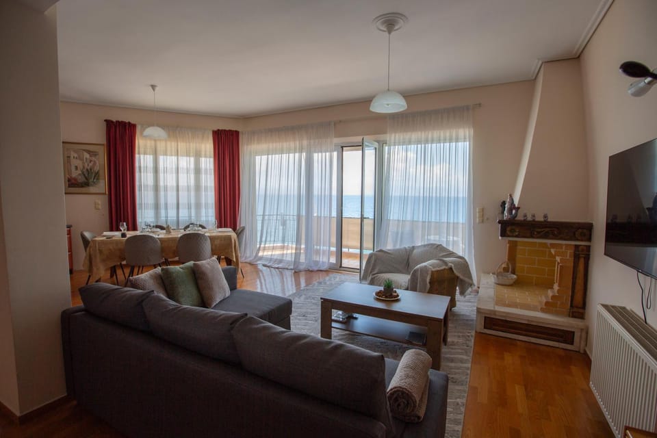 Living room, Sea view