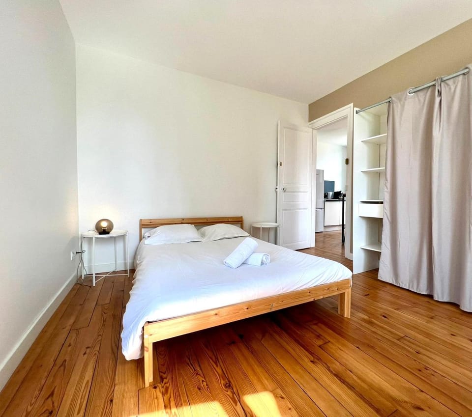 Bed, Photo of the whole room, Bedroom, towels, wardrobe
