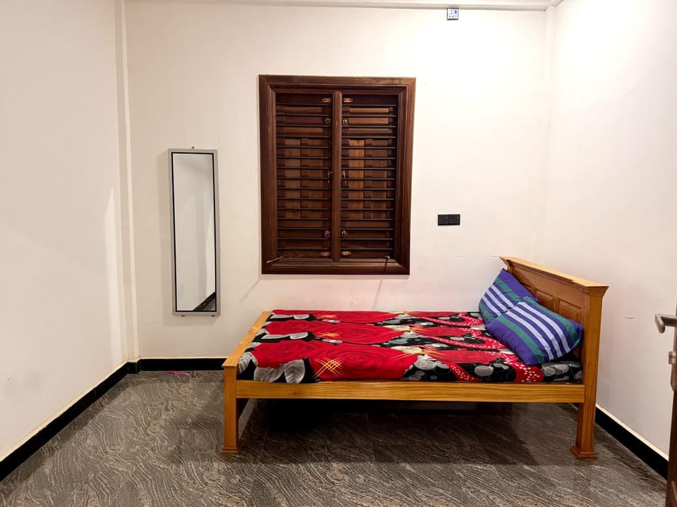 TN Guest House Bed and Breakfast in Sri Lanka