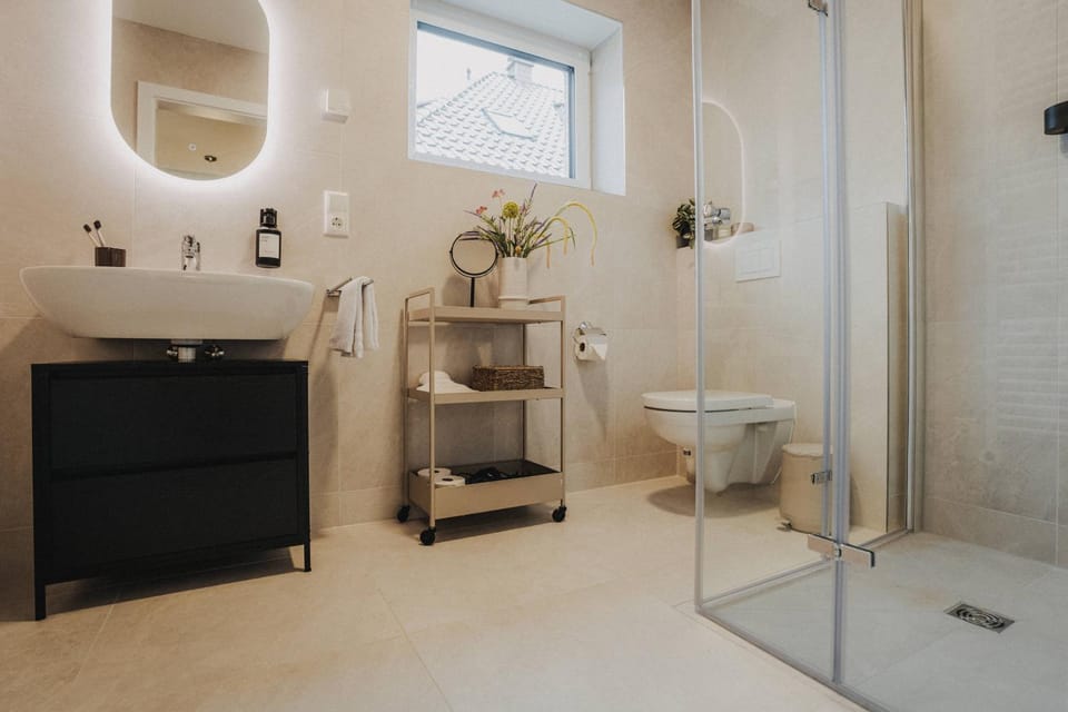 Shower, Toilet, Bathroom