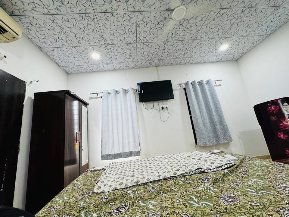 Shiv Niwas Stay Luxury Farmhouse Mahindra sez Jaipur Vacation rental in Jaipur
