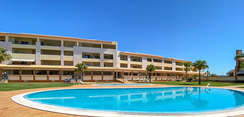 Millennium Plaza by HsRentals Apartment in Olhos de Água