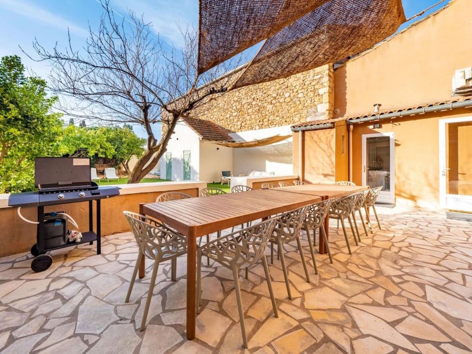 Exceptional guesthouse for 14 charm and tranquility House in Occitanie