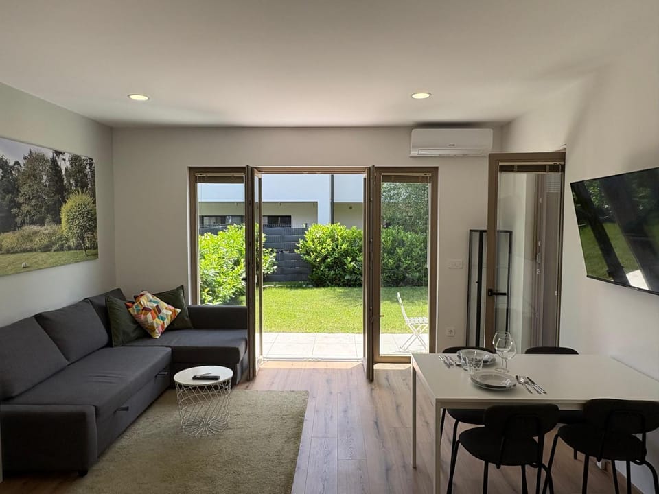 Living room, Garden view