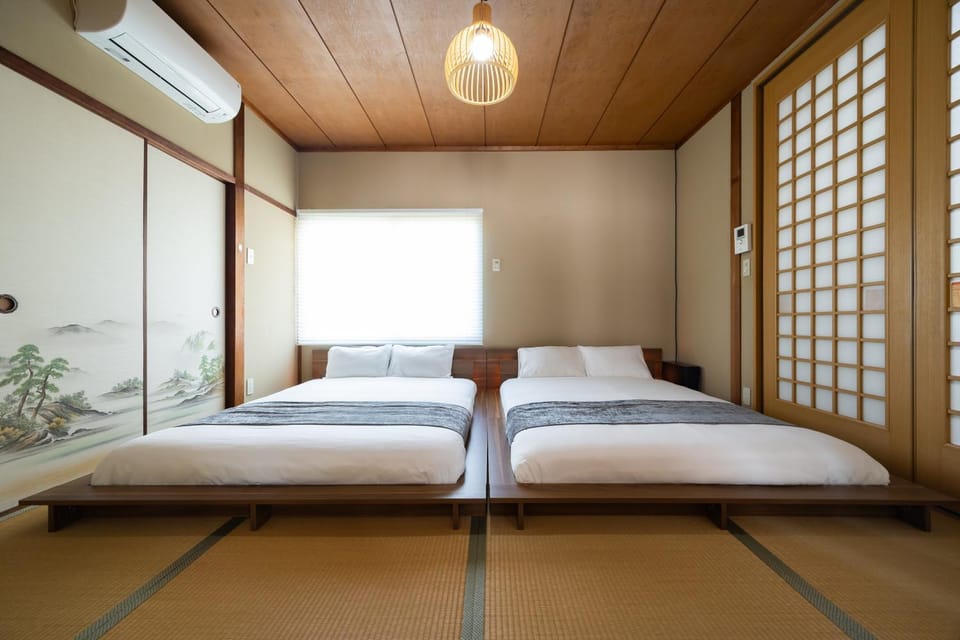 Bed, Bedroom, air conditioner