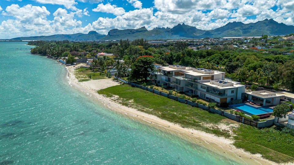 Property building, Bird's eye view, Beach