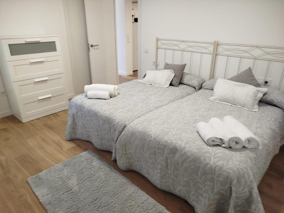 Bed, Photo of the whole room