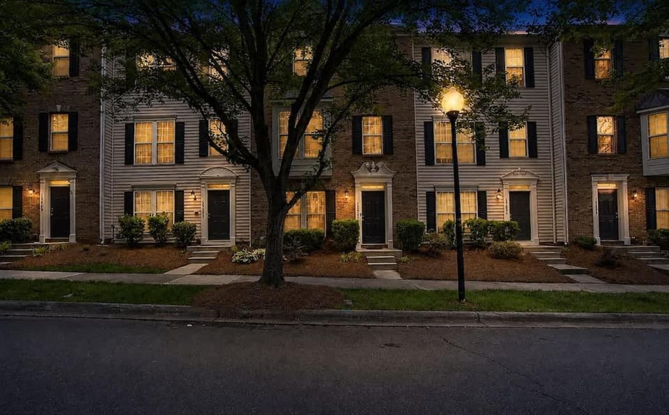 Walking Distance to night life in Huntersville House in Huntersville