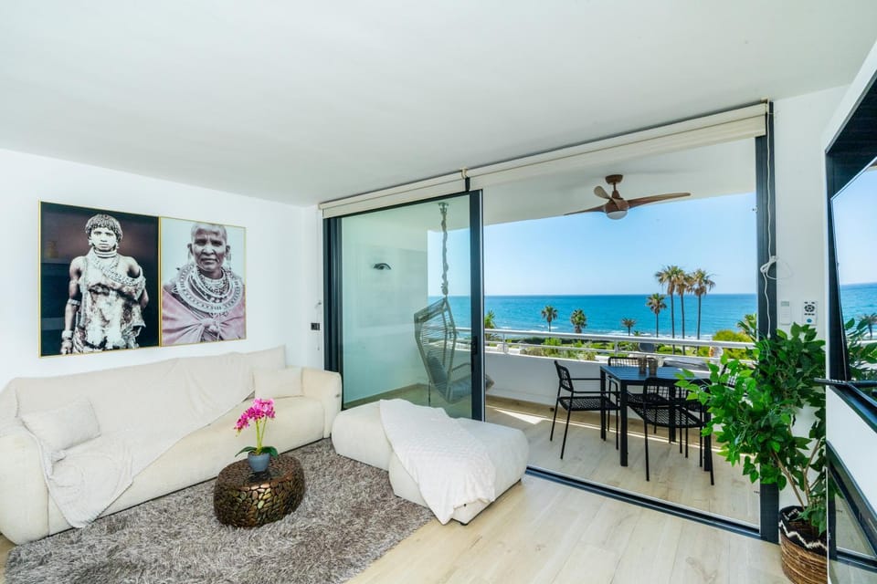 Communal lounge/ TV room, View (from property/room), Balcony/Terrace, Living room, Dining area, Sea view