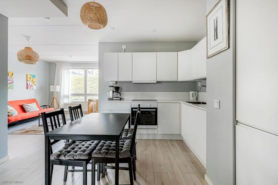 Kitchen or kitchenette, Dining area, oven, stove