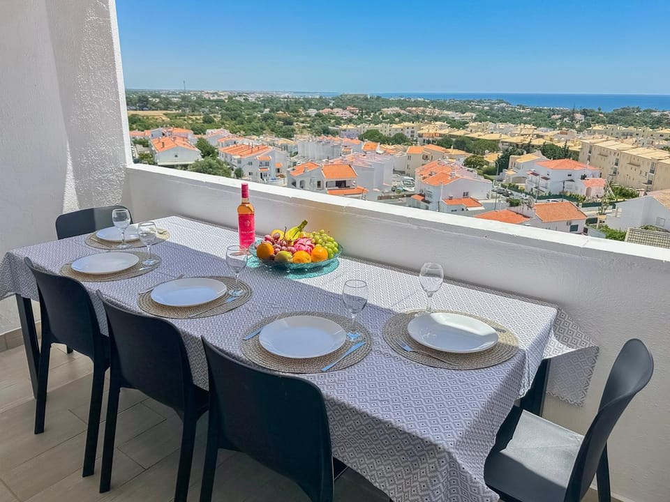 View (from property/room), Balcony/Terrace, Balcony/Terrace, Dining area, Sea view