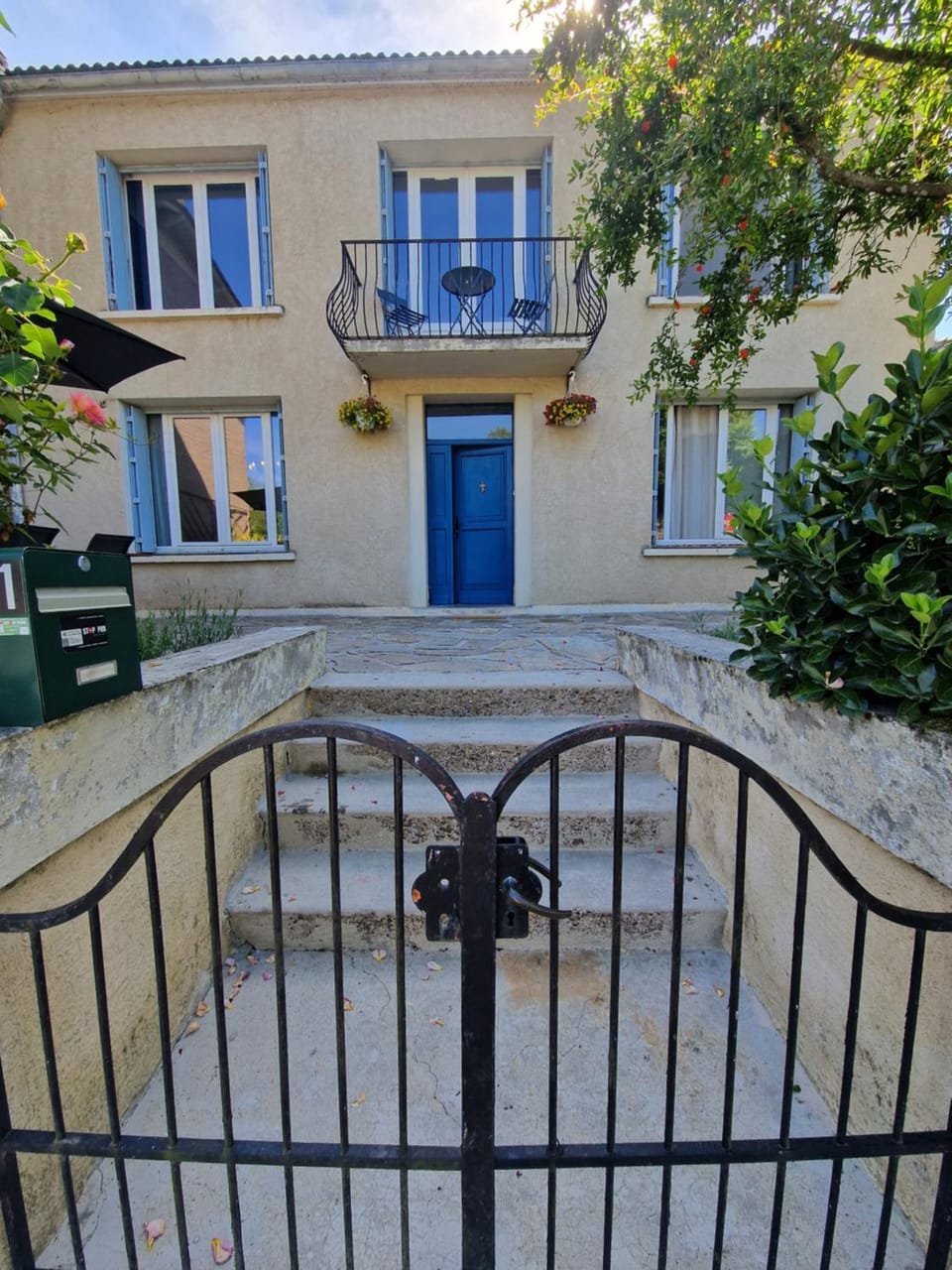 Property building, Balcony/Terrace