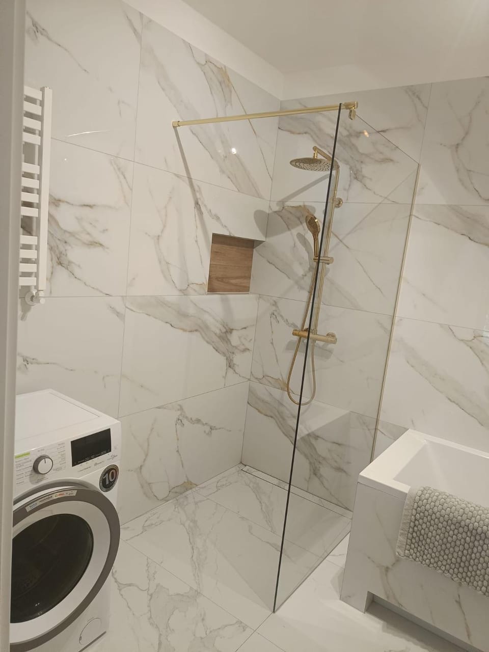 Shower, washing machine
