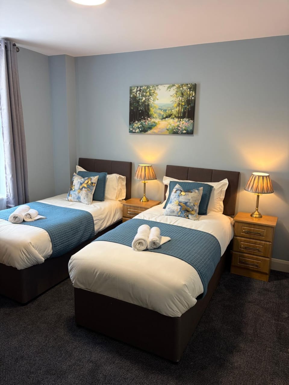 Bedroom, towels