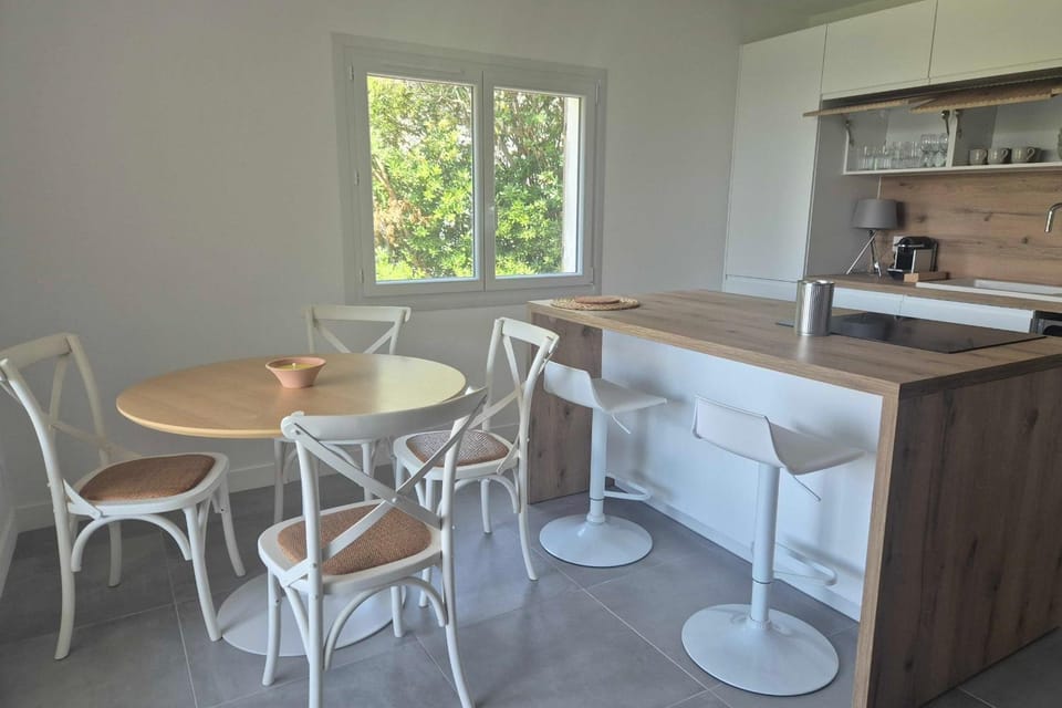 Family apartment with terrace near the sea Apartment in Rayol-Canadel-sur-Mer